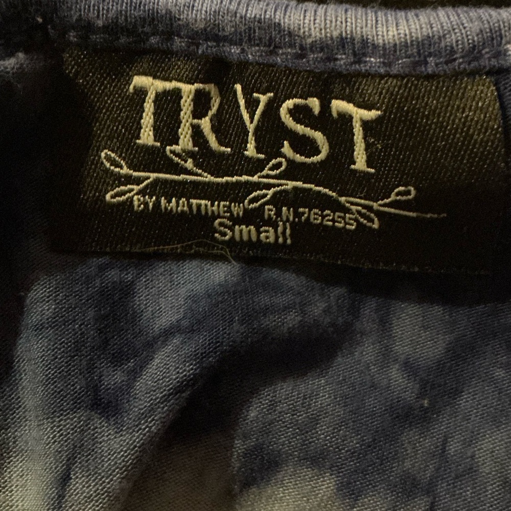 Tryst by Matthew Blue Tie Dye Henley Racerback Tank - Size S - Picture 4 of 8
